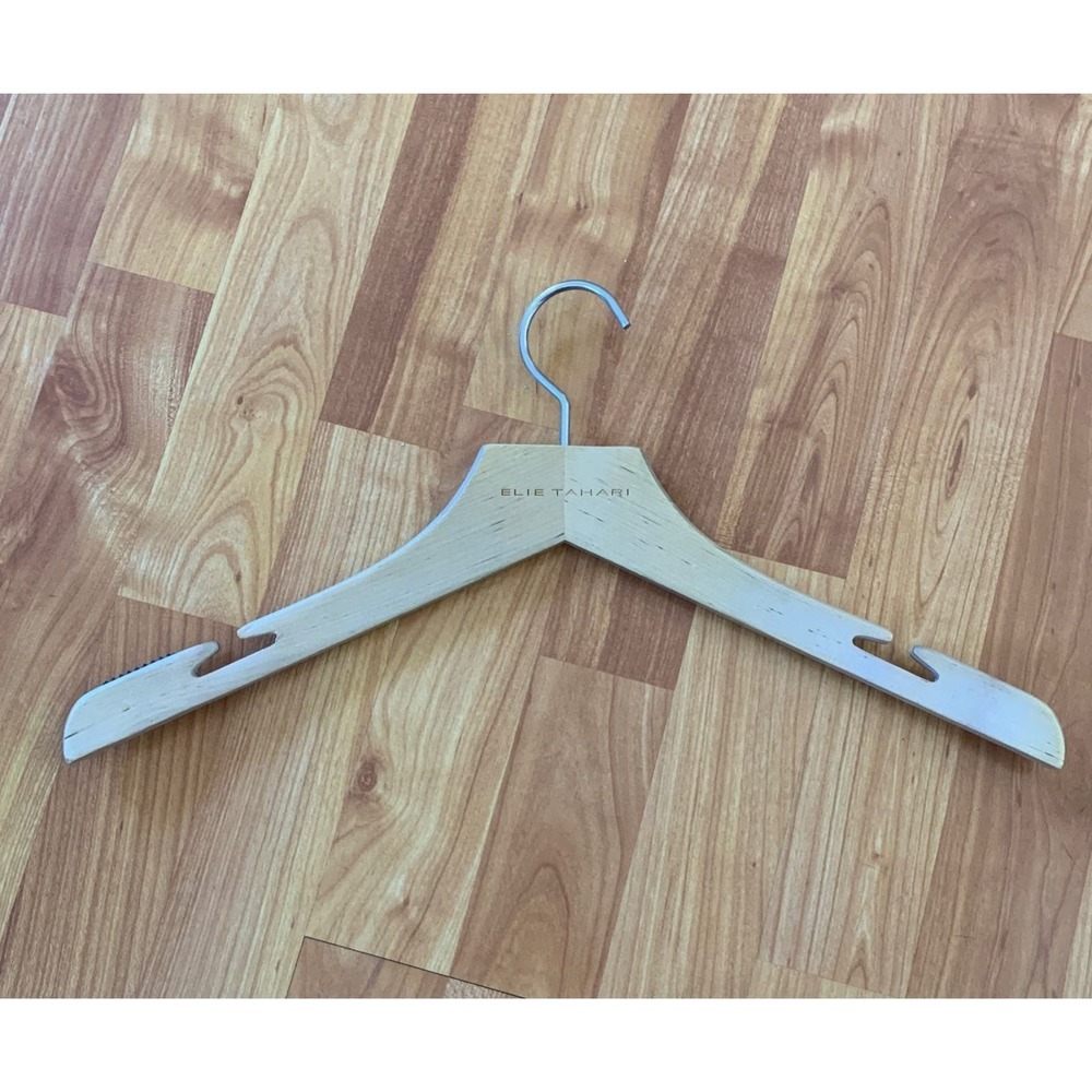 Elie Tahari Wooden‎  Hanger
